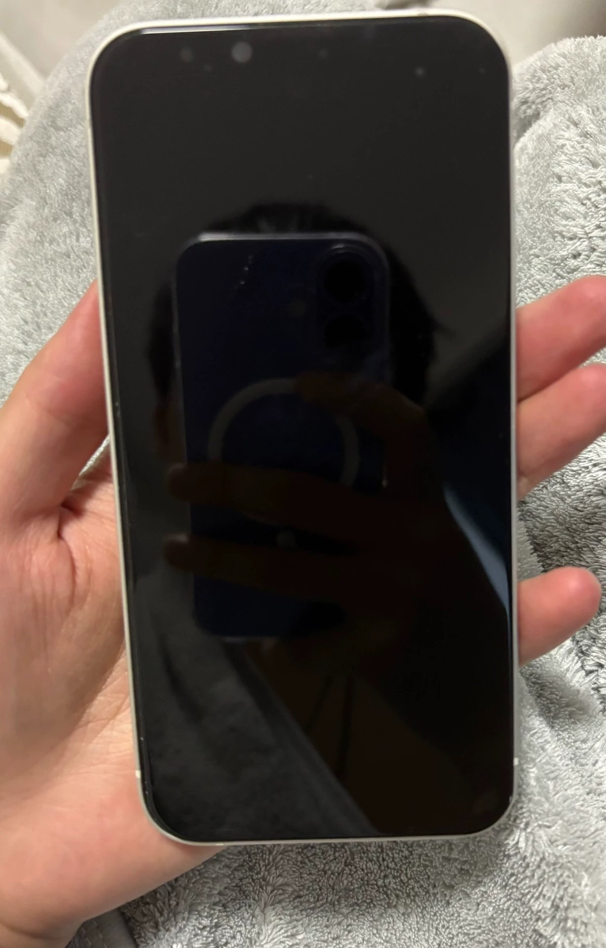 iPhone13国行128g 无拆无修轻微痕迹带外盒手机壳充电器 电池70多还是80多忘了